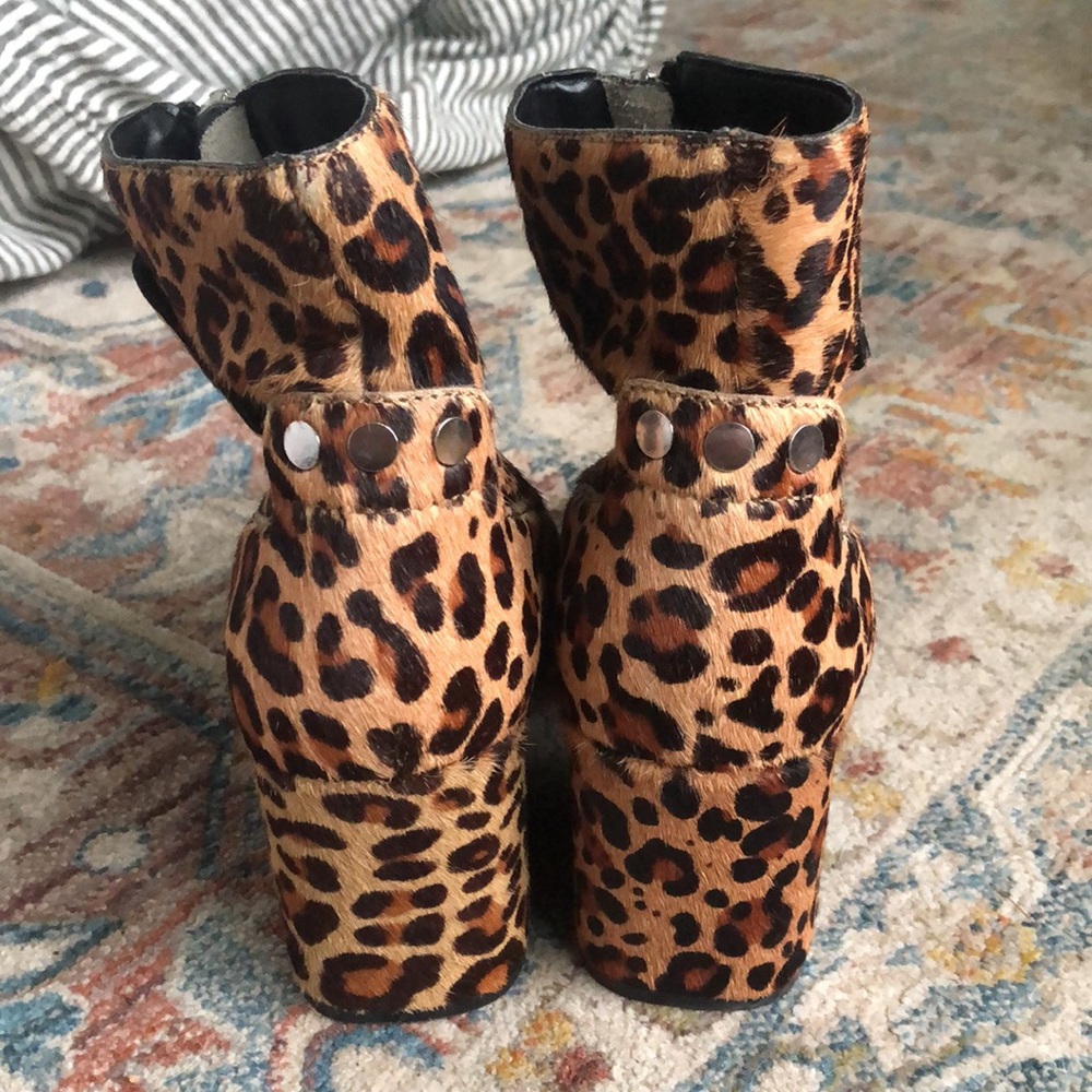 Dolce Vita Leopard Print Calf Hair Zip Front Block Heel Booties Size 8.5 - Picture 5 of 6